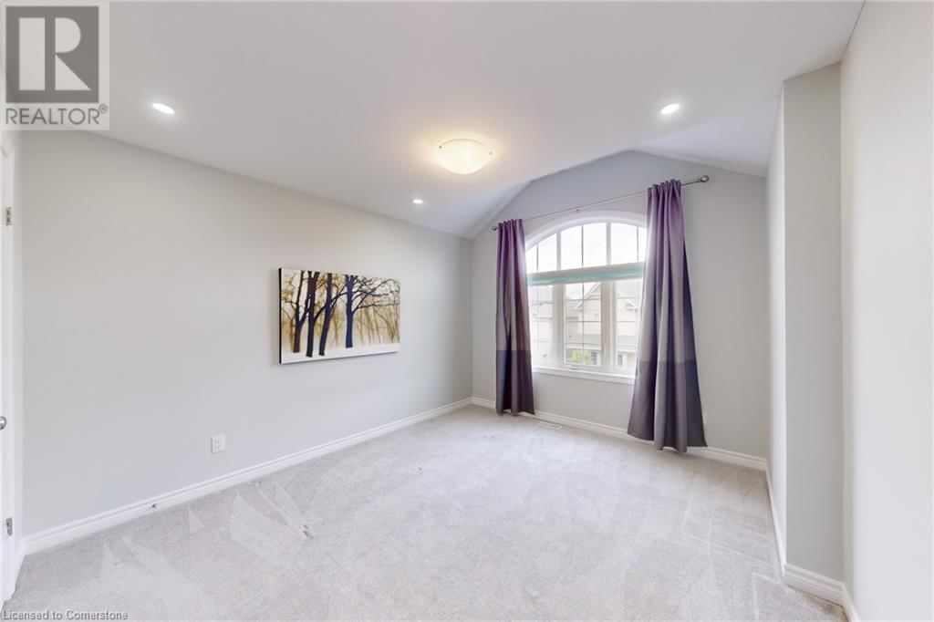 11 - 22 GLEASON CRESCENT Image 35