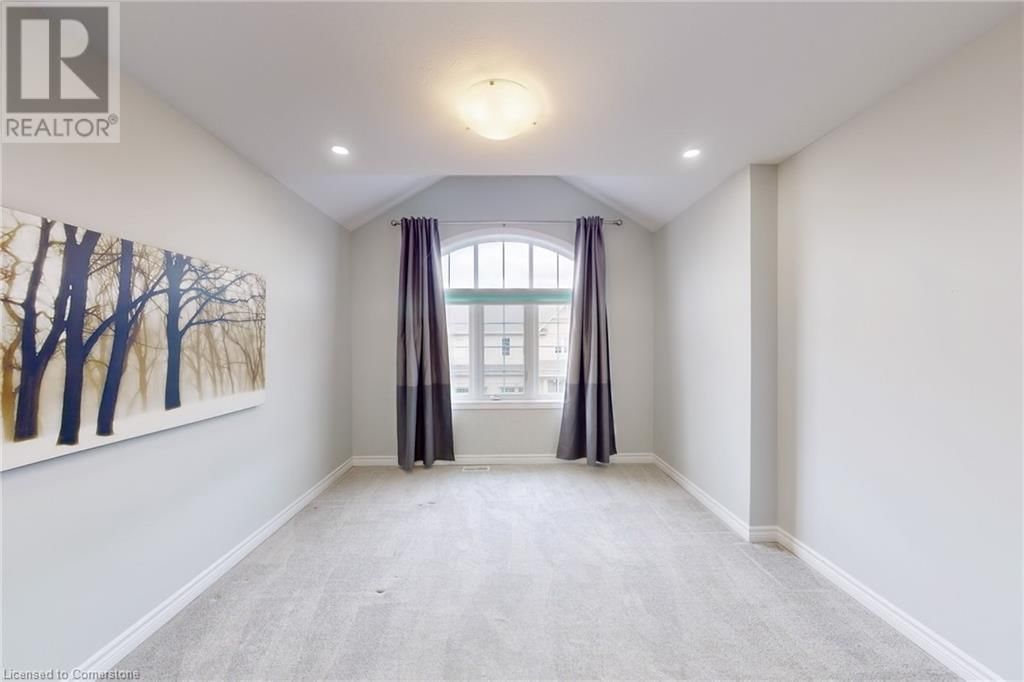 11 - 22 GLEASON CRESCENT Image 36