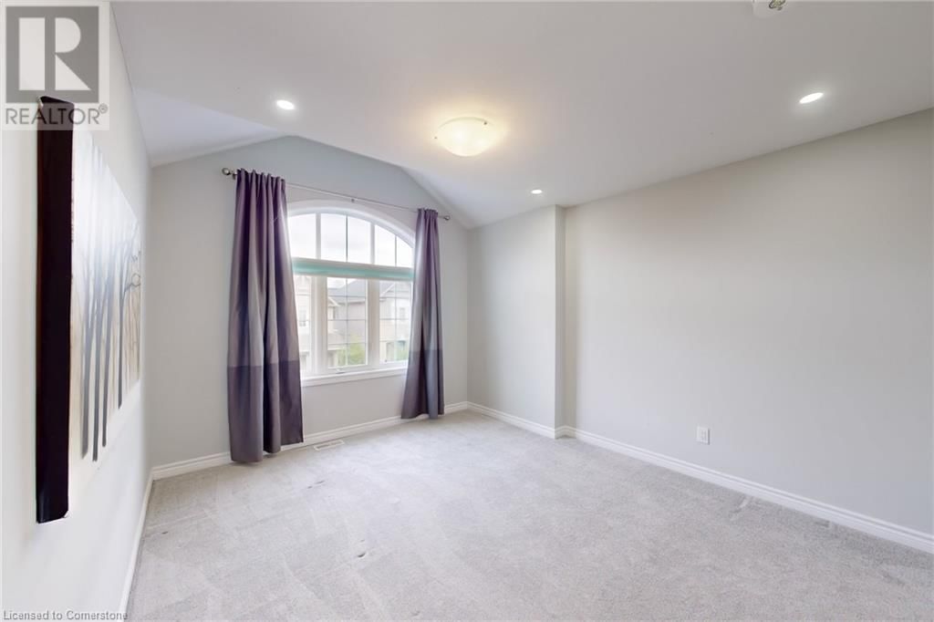 11 - 22 GLEASON CRESCENT Image 37