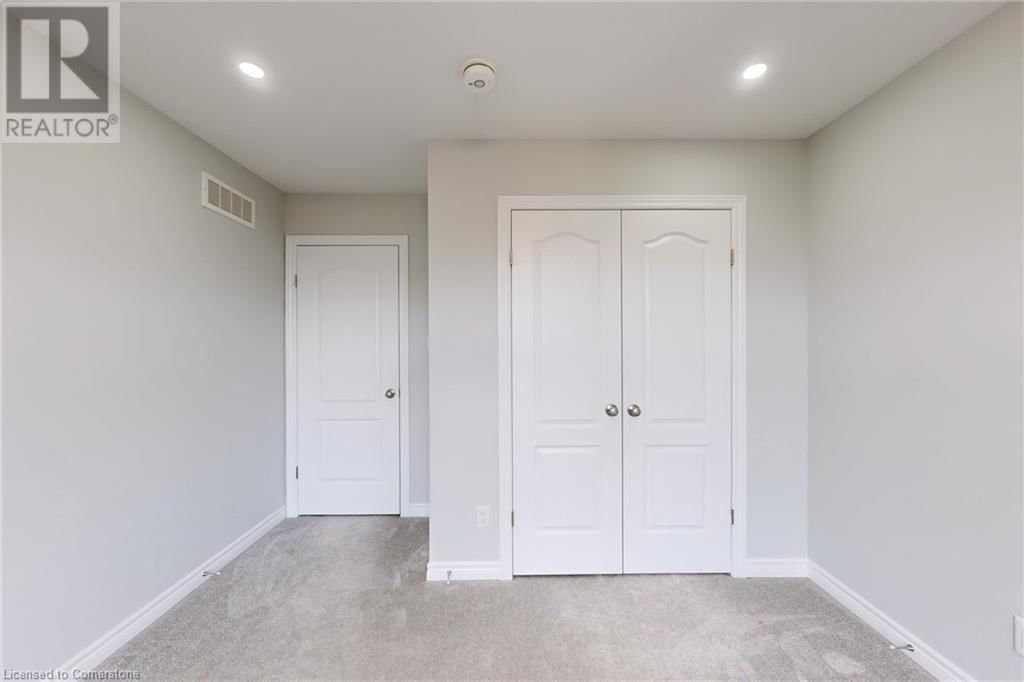 11 - 22 GLEASON CRESCENT Image 39