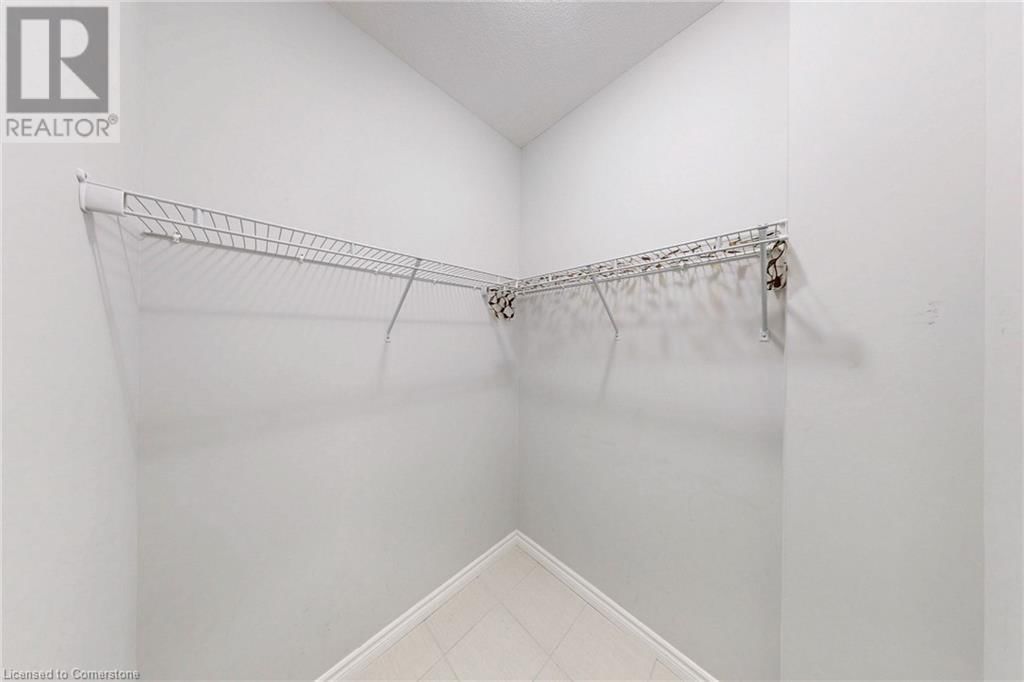 11 - 22 GLEASON CRESCENT Image 40
