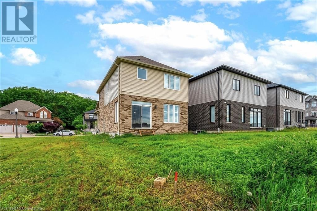 52 MONARCH WOODS DRIVE Image 29