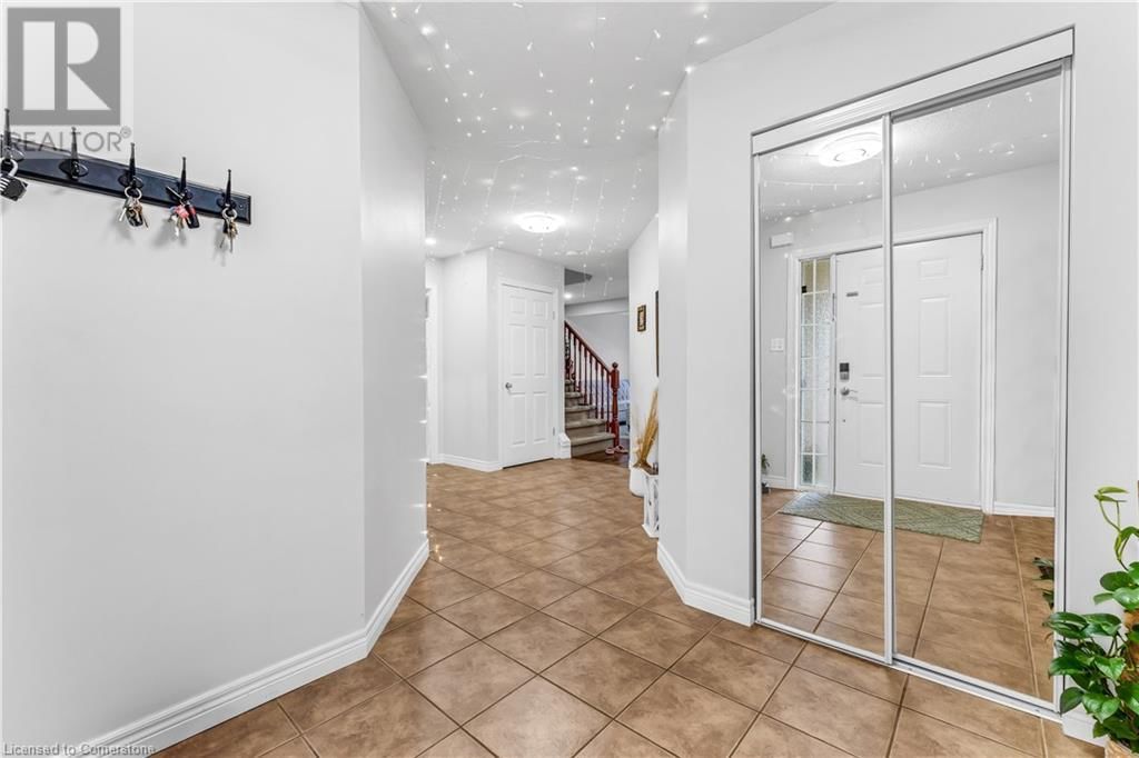369 THOMAS SLEE DRIVE Image 5