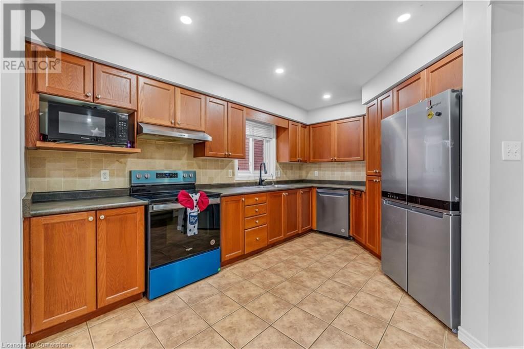 369 THOMAS SLEE DRIVE Image 9