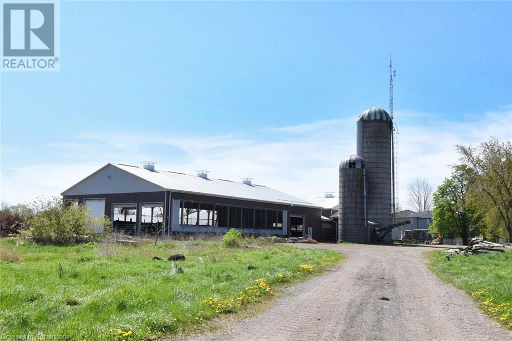 6360 AIRPORT ROAD EAST Image 40