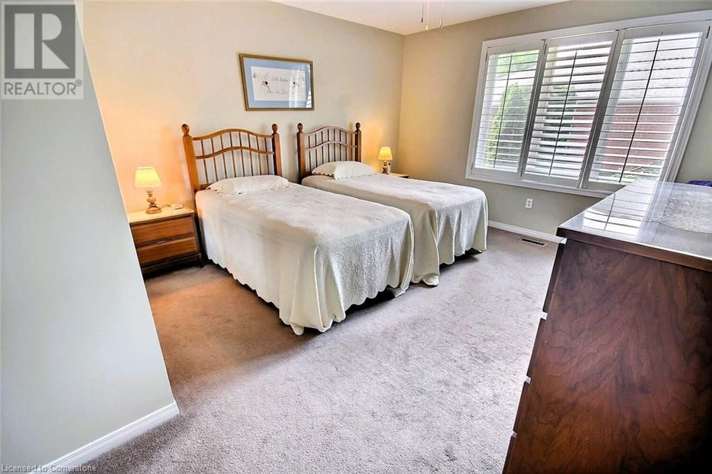 246 DOLPH STREET SOUTH Image 9
