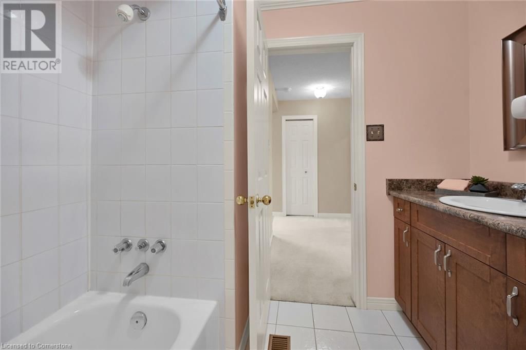 1182 UPPER WENTWORTH STREET Image 29
