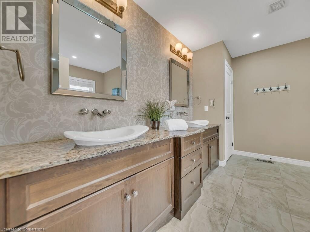 264 EVENS POND CRESCENT Image 30