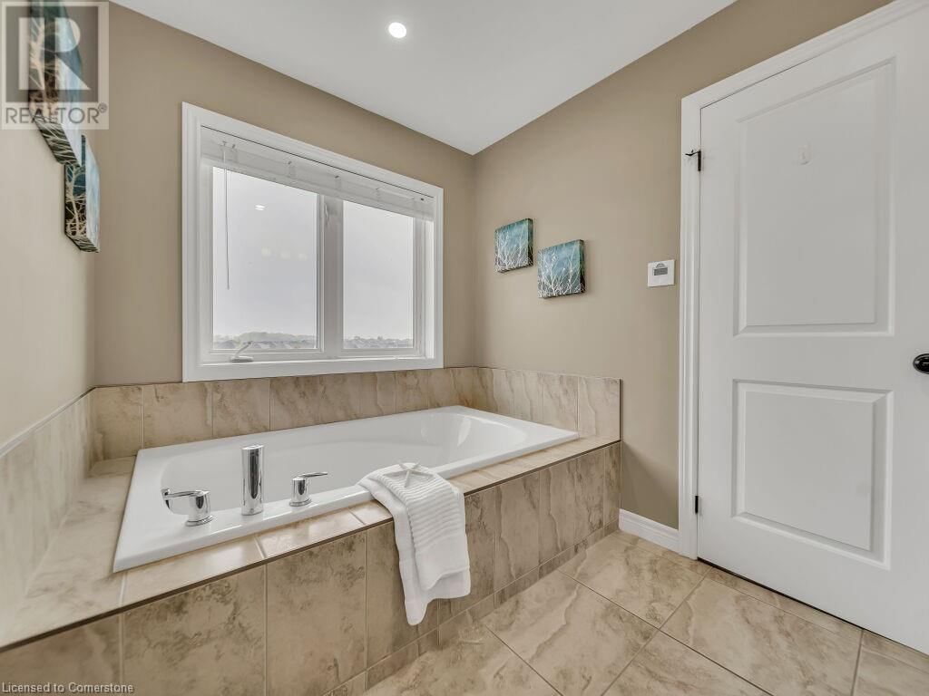 264 EVENS POND CRESCENT Image 31
