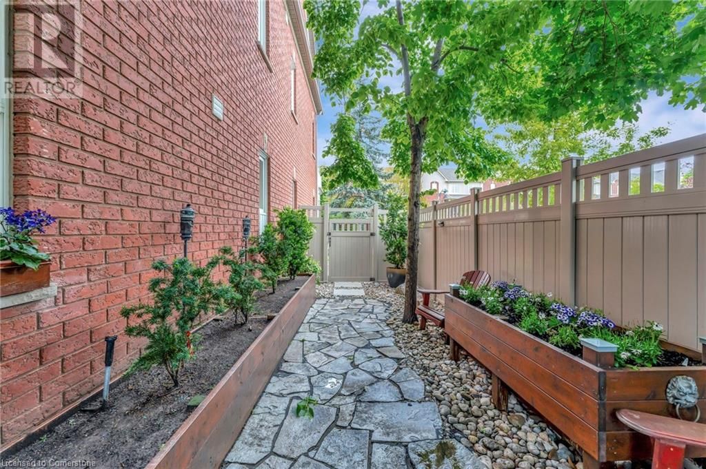 104 GEORGIAN DRIVE Image 33