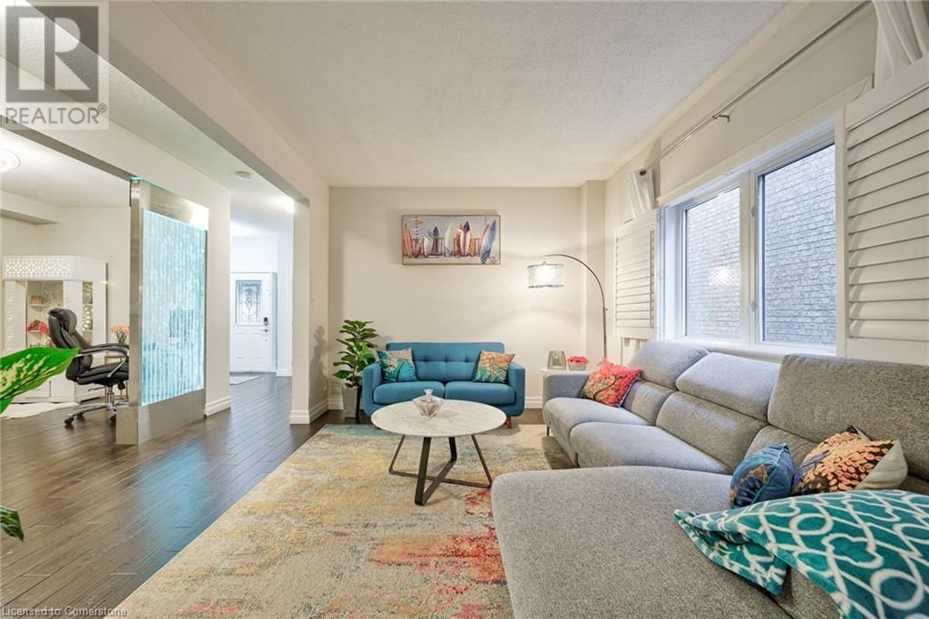 2018 DEER PARK ROAD Image 12