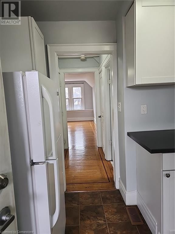 3 - 79 GRANT AVENUE Image 6