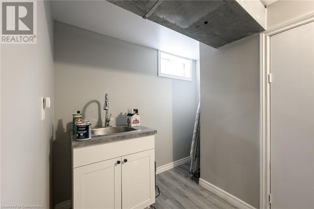 7663 RONNIE CRESCENT Image 33
