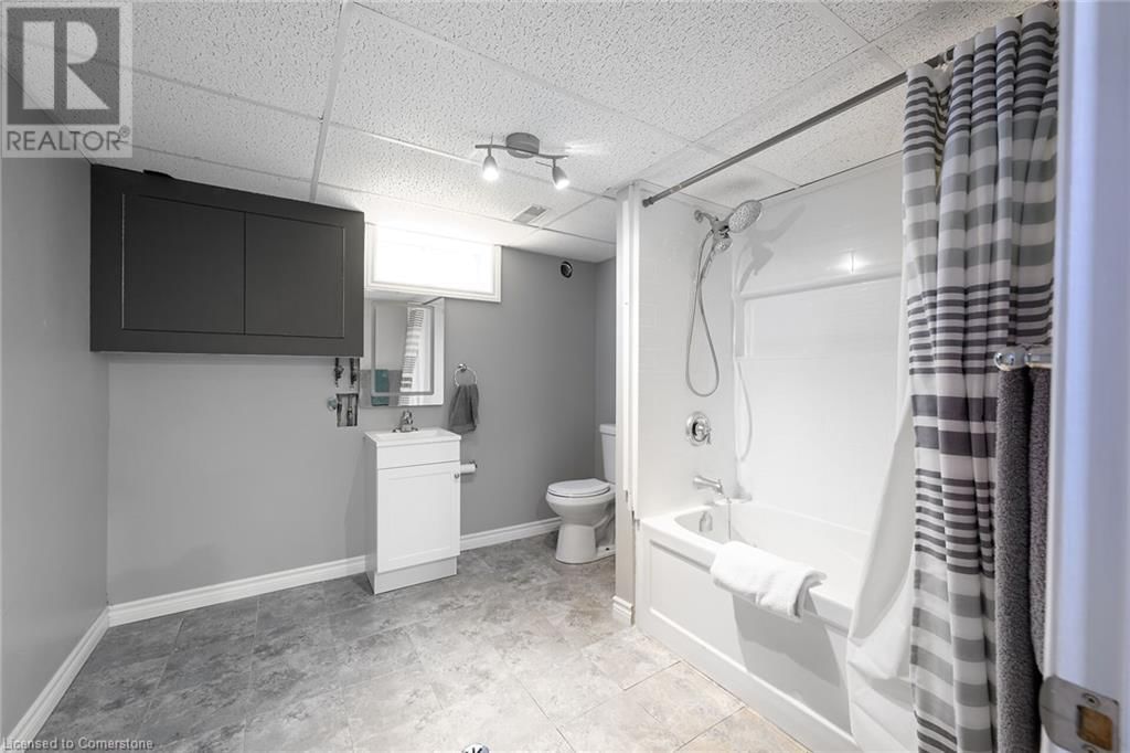 7663 RONNIE CRESCENT Image 35
