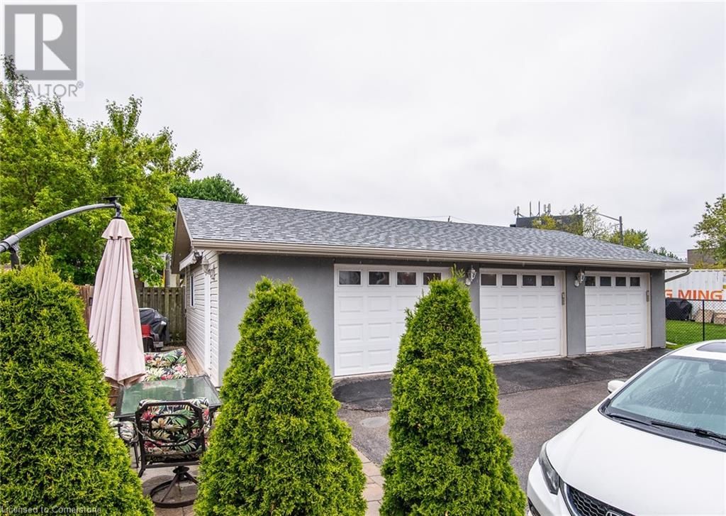 82 CARNABY CRESCENT Image 12