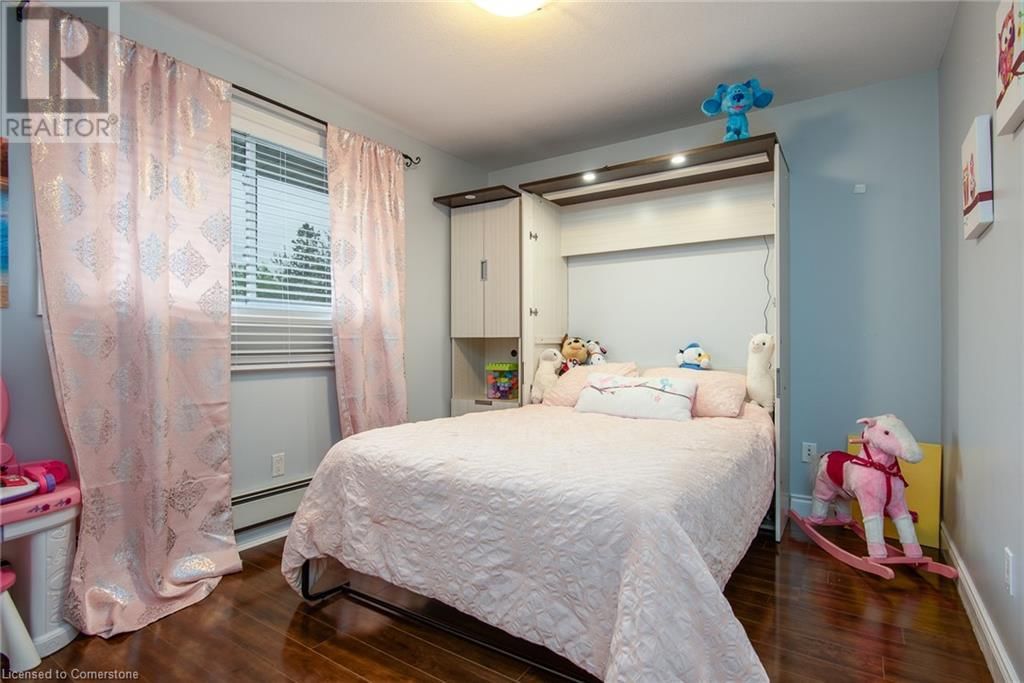 82 CARNABY CRESCENT Image 33