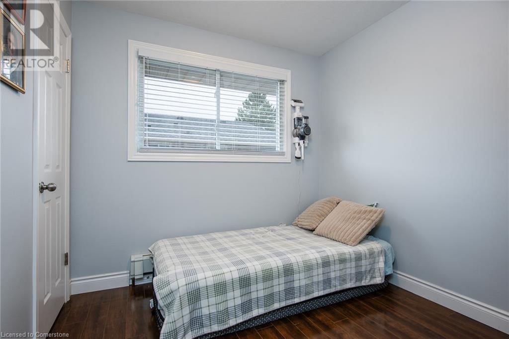 82 CARNABY CRESCENT Image 35