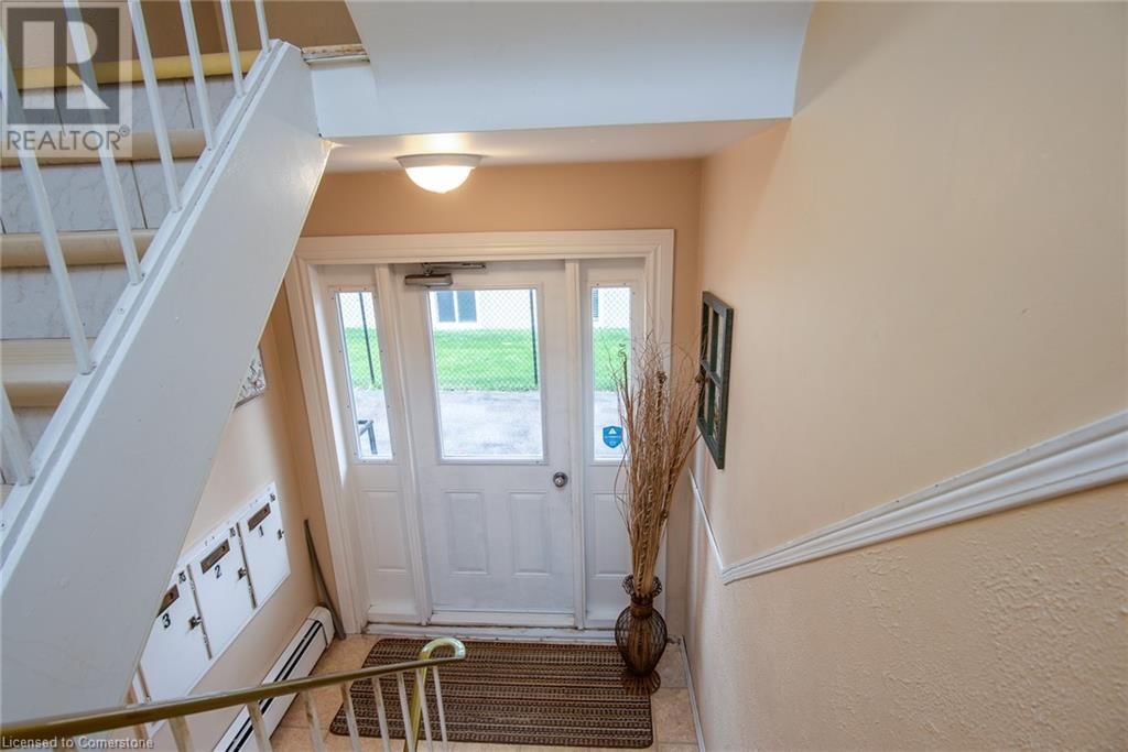 82 CARNABY CRESCENT Image 38