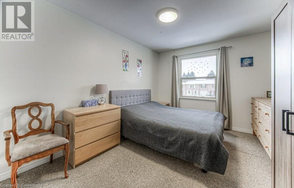 7 - 52 MONTCALM DRIVE Image 7