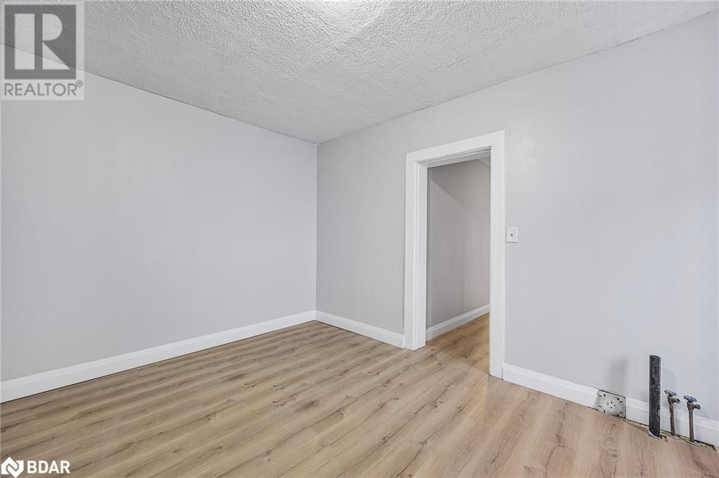 66 MATCHEDASH STREET SOUTH Image 10