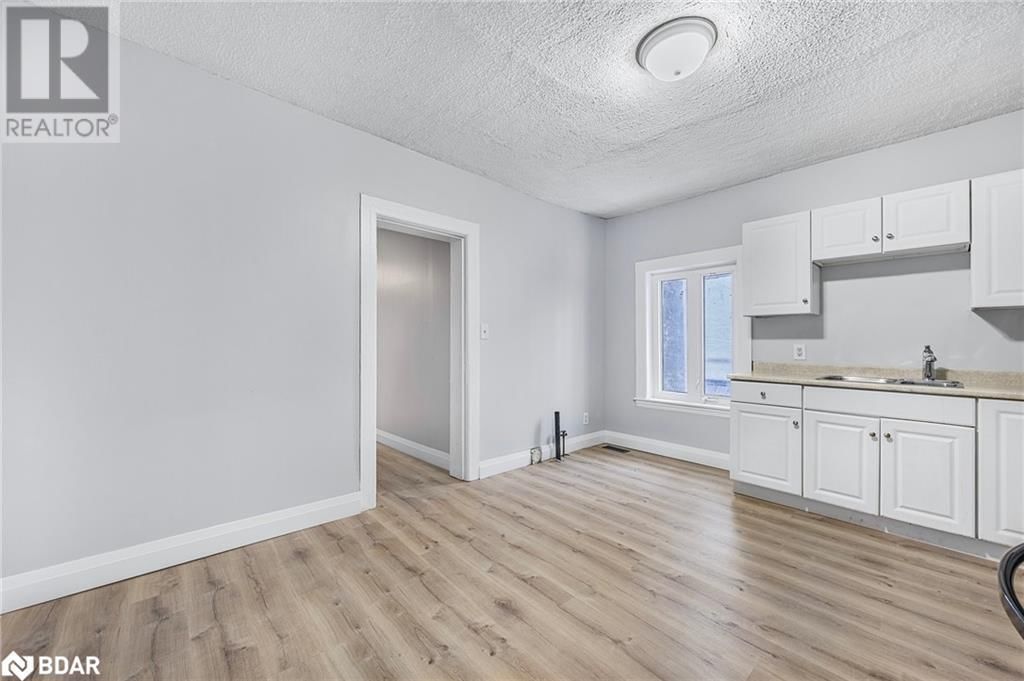 66 MATCHEDASH STREET SOUTH Image 11