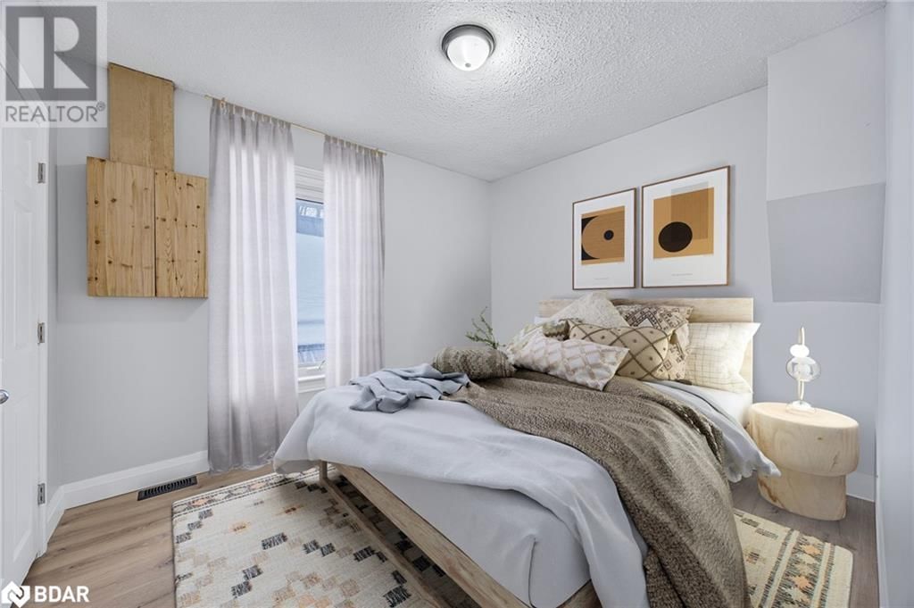 66 MATCHEDASH STREET SOUTH Image 12