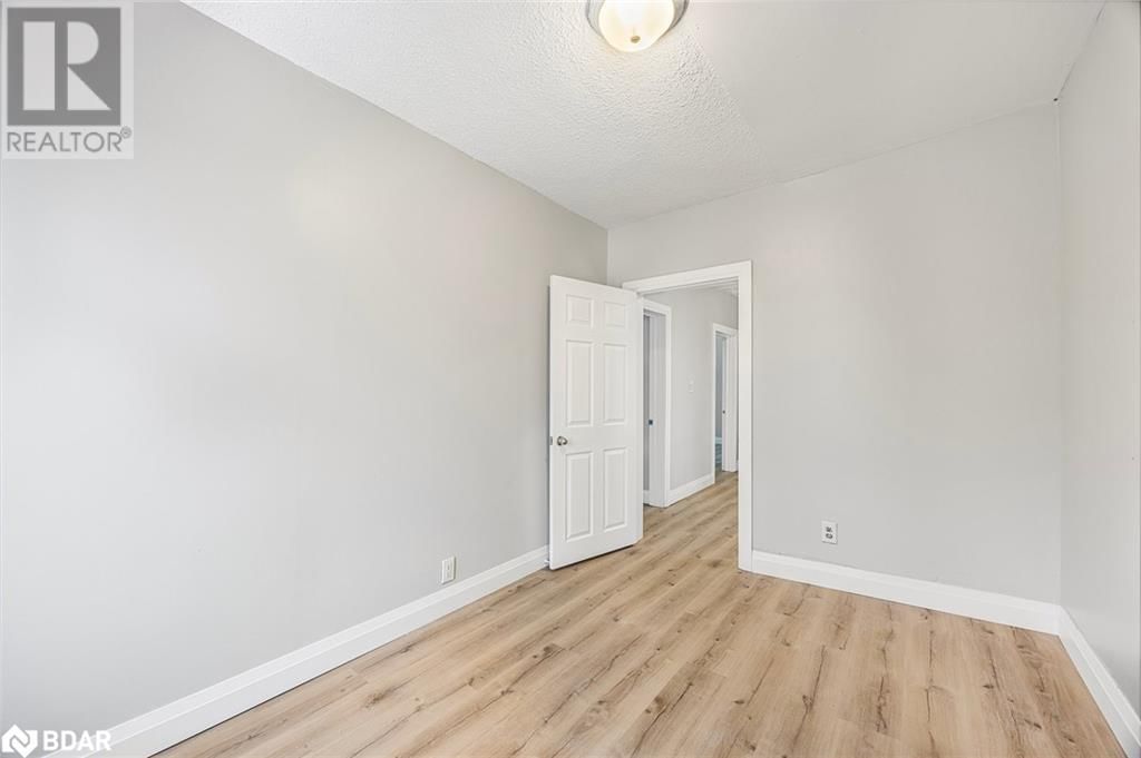 66 MATCHEDASH STREET SOUTH Image 19
