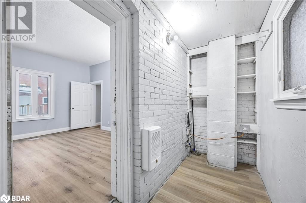 66 MATCHEDASH STREET SOUTH Image 21