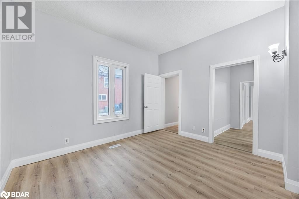 66 MATCHEDASH STREET SOUTH Image 23