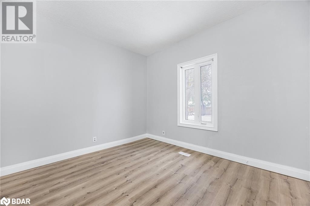 66 MATCHEDASH STREET SOUTH Image 24