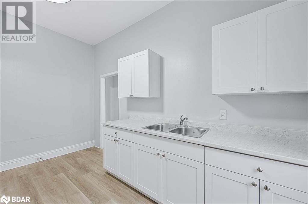 66 MATCHEDASH STREET SOUTH Image 31