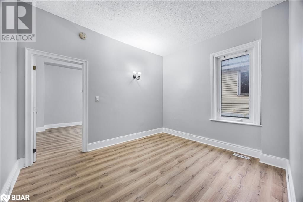 66 MATCHEDASH STREET SOUTH Image 32