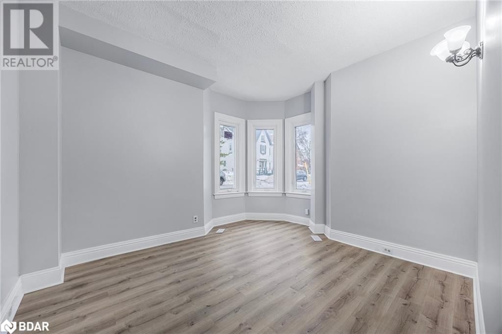 66 MATCHEDASH STREET SOUTH Image 34