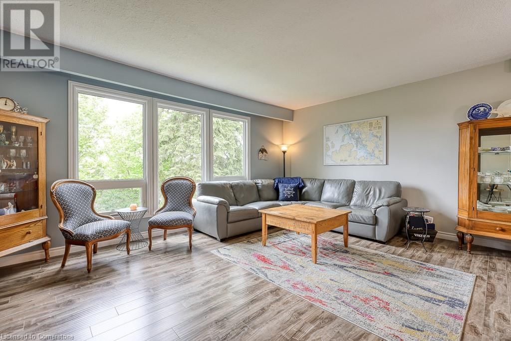 18 CHARNWOOD COURT Image 12