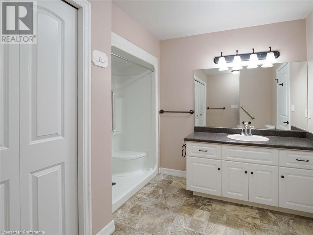 8 - 409 QUEEN STREET SOUTH Image 16