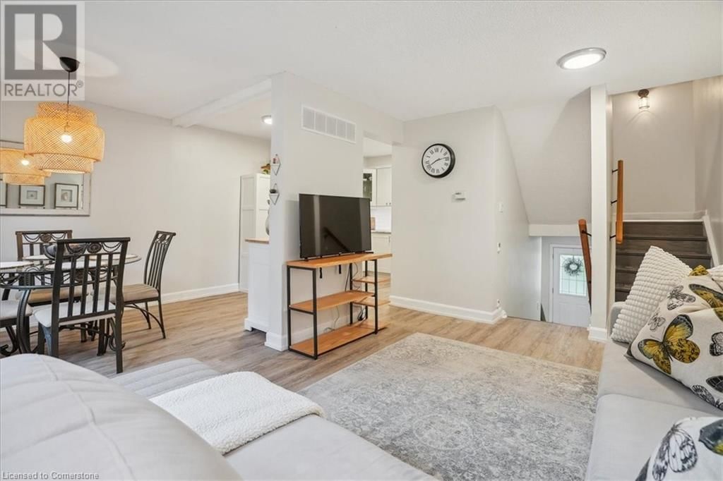 113 - 680 REGENCY COURT Image 8