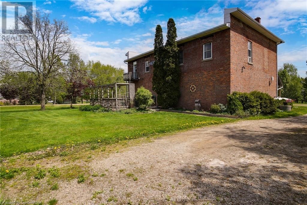 776597 BLANDFORD ROAD Image 13