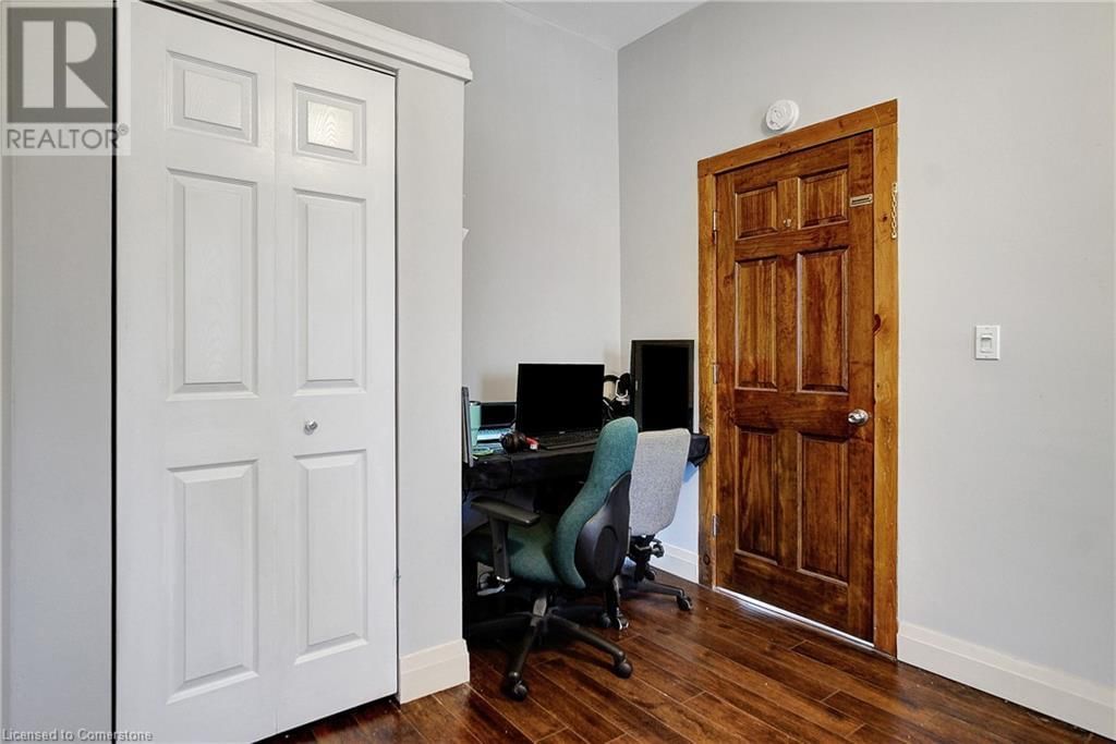 776597 BLANDFORD ROAD Image 38