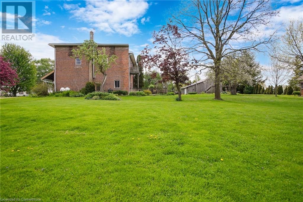 776597 BLANDFORD ROAD Image 44