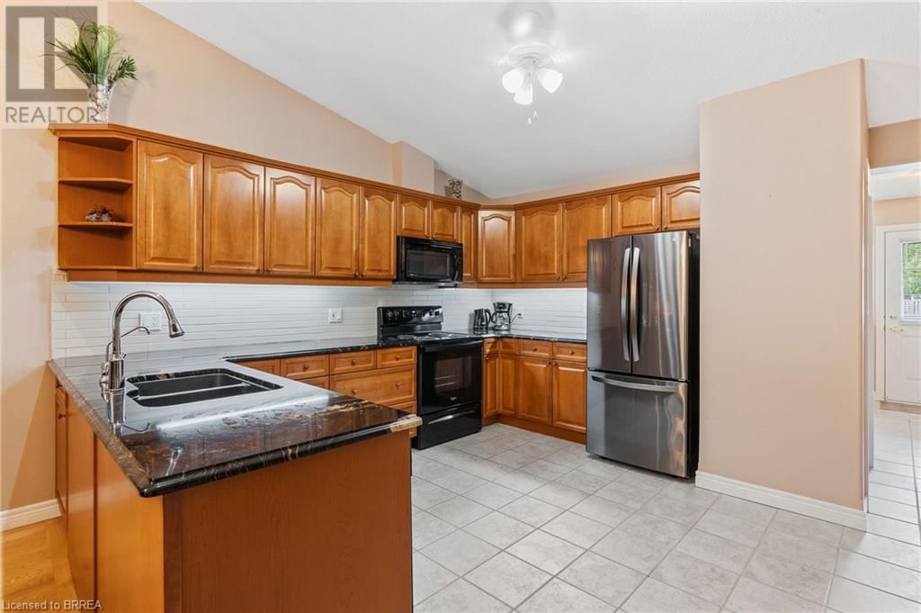 10 - 25 COBDEN COURT Image 11