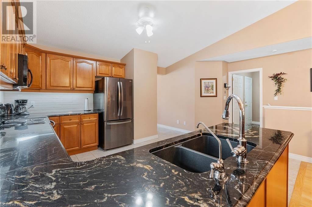 10 - 25 COBDEN COURT Image 12