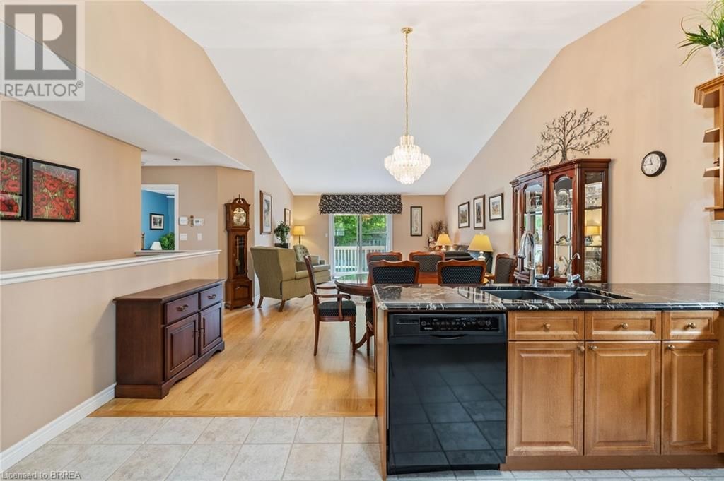 10 - 25 COBDEN COURT Image 17