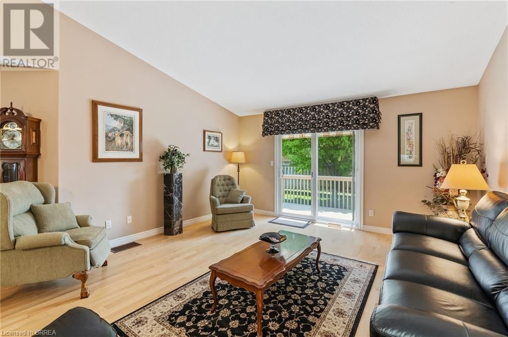 10 - 25 COBDEN COURT Image 21