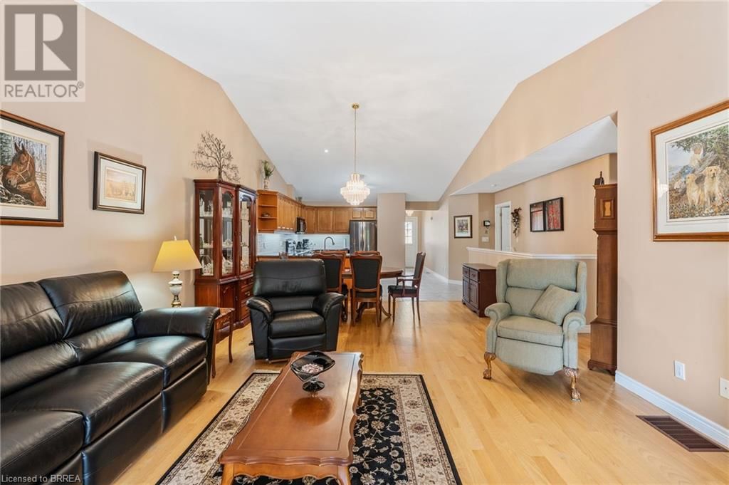 10 - 25 COBDEN COURT Image 22