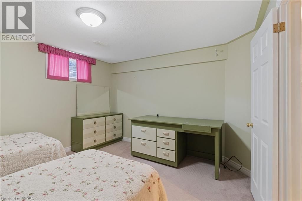 10 - 25 COBDEN COURT Image 33