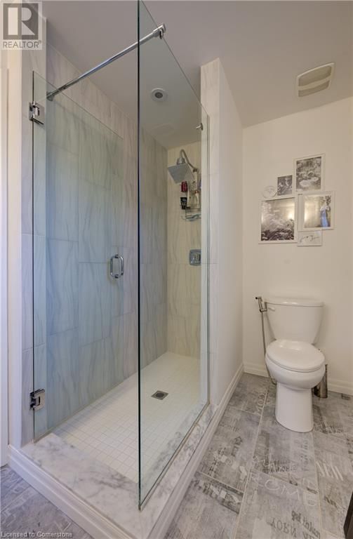 275 FALCONRIDGE DRIVE Image 24