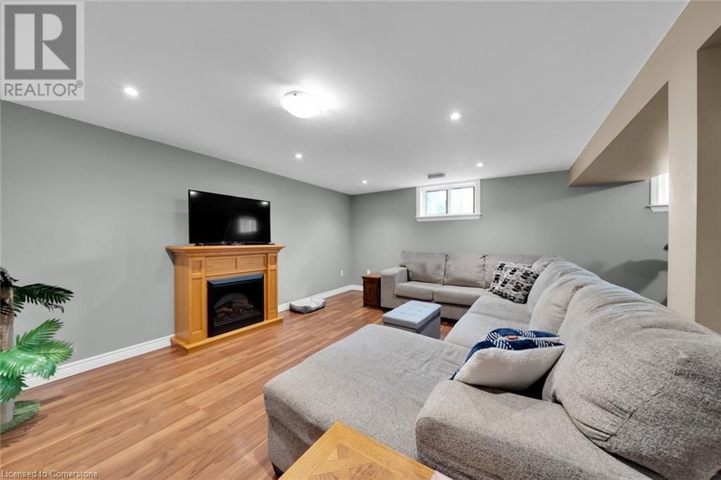 7120 RAINHAM ROAD Image 37