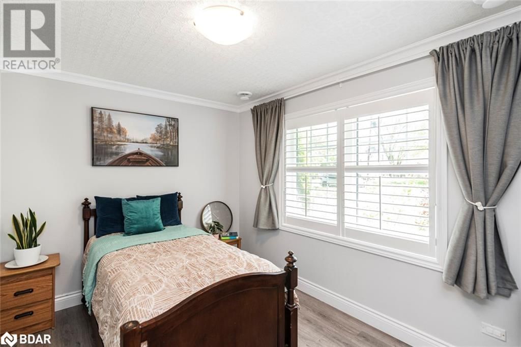 2055 CHURCHILL AVENUE Image 10