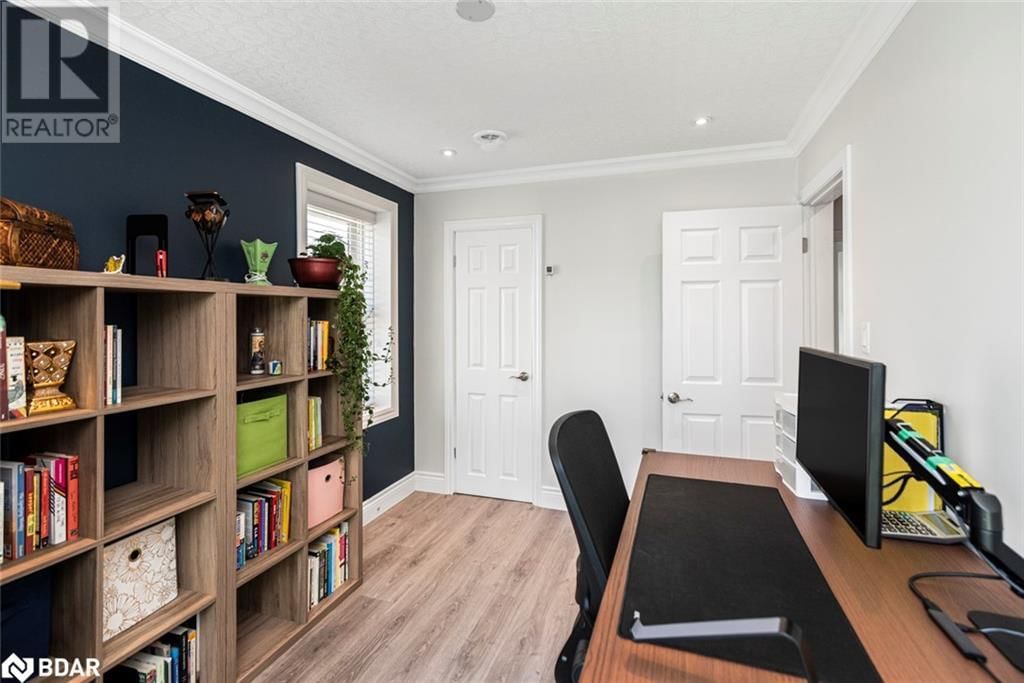 2055 CHURCHILL AVENUE Image 11