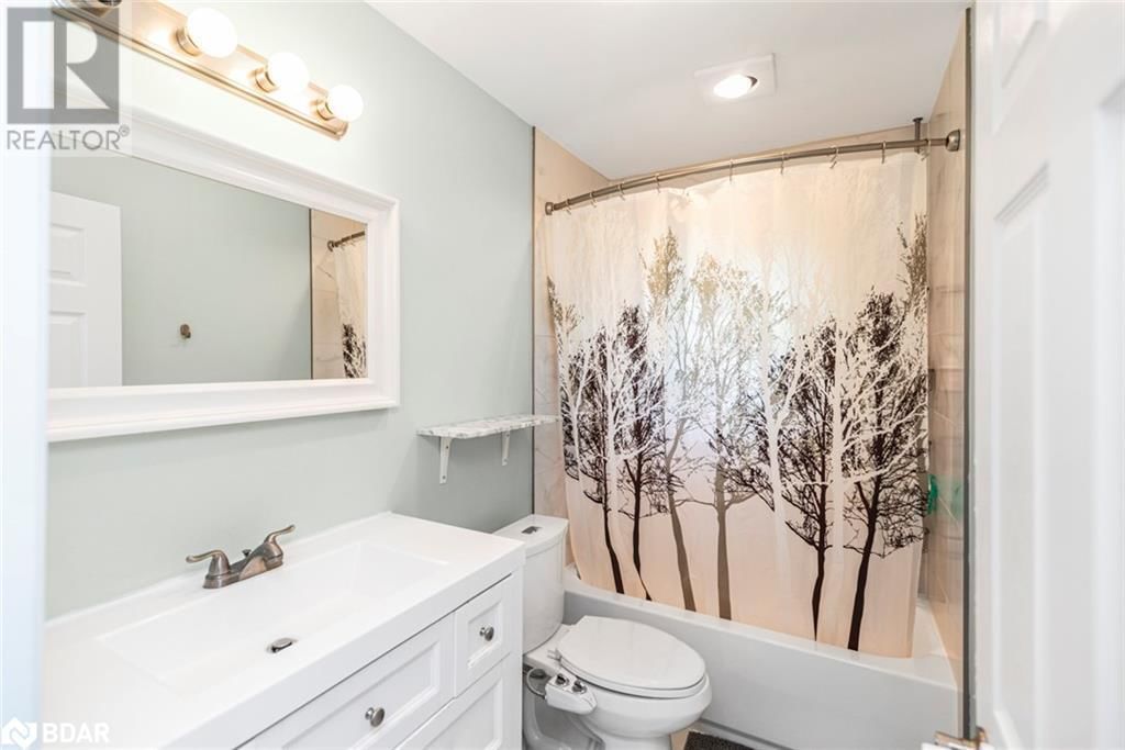 2055 CHURCHILL AVENUE Image 13